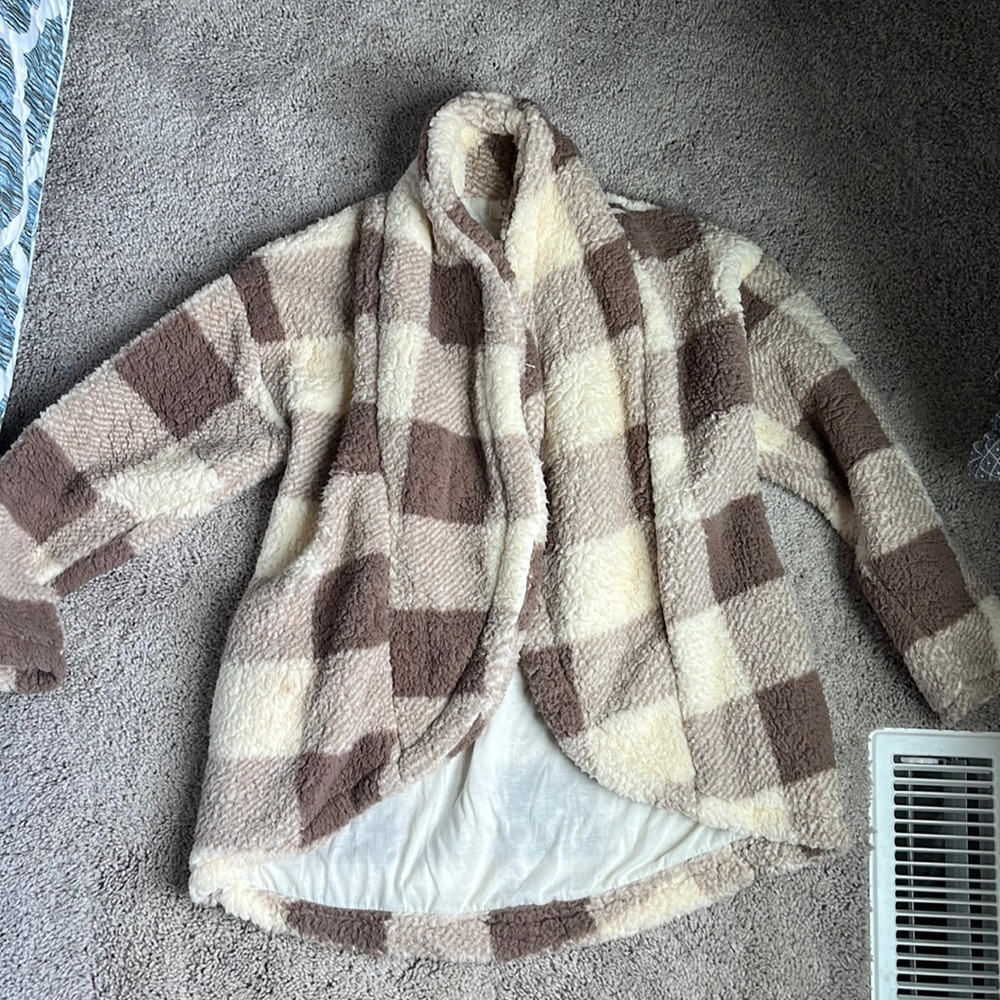Cozie Sherpa Coat by Pink Rose Women’s Size Small Lightly Used